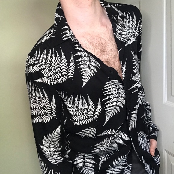 COPY - Men's H&M Aesthetic Dress Shirt Size Small - Picture 3 of 4